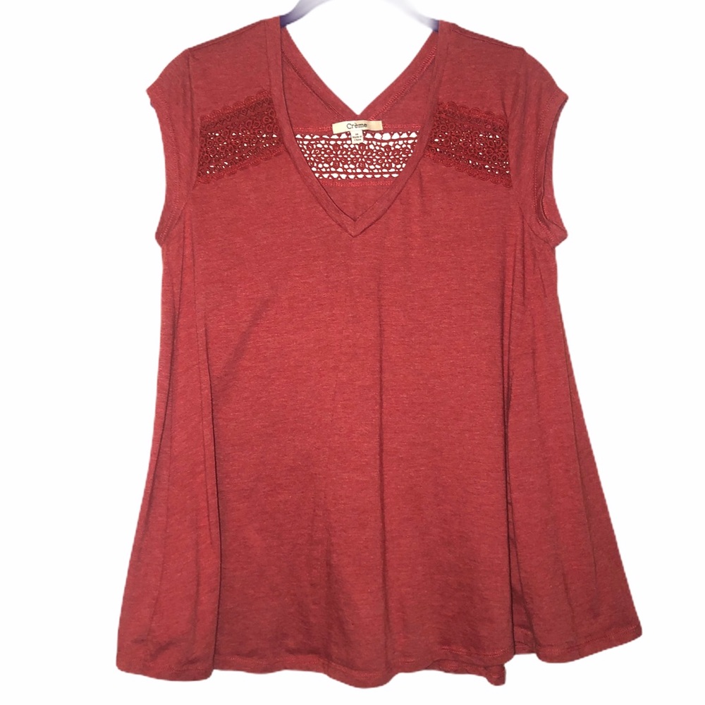 5/$25 | Creme V Neck Flowy Cap Sleeve Blouse